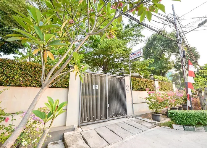 Home 899 Patal Senayan Jakarta